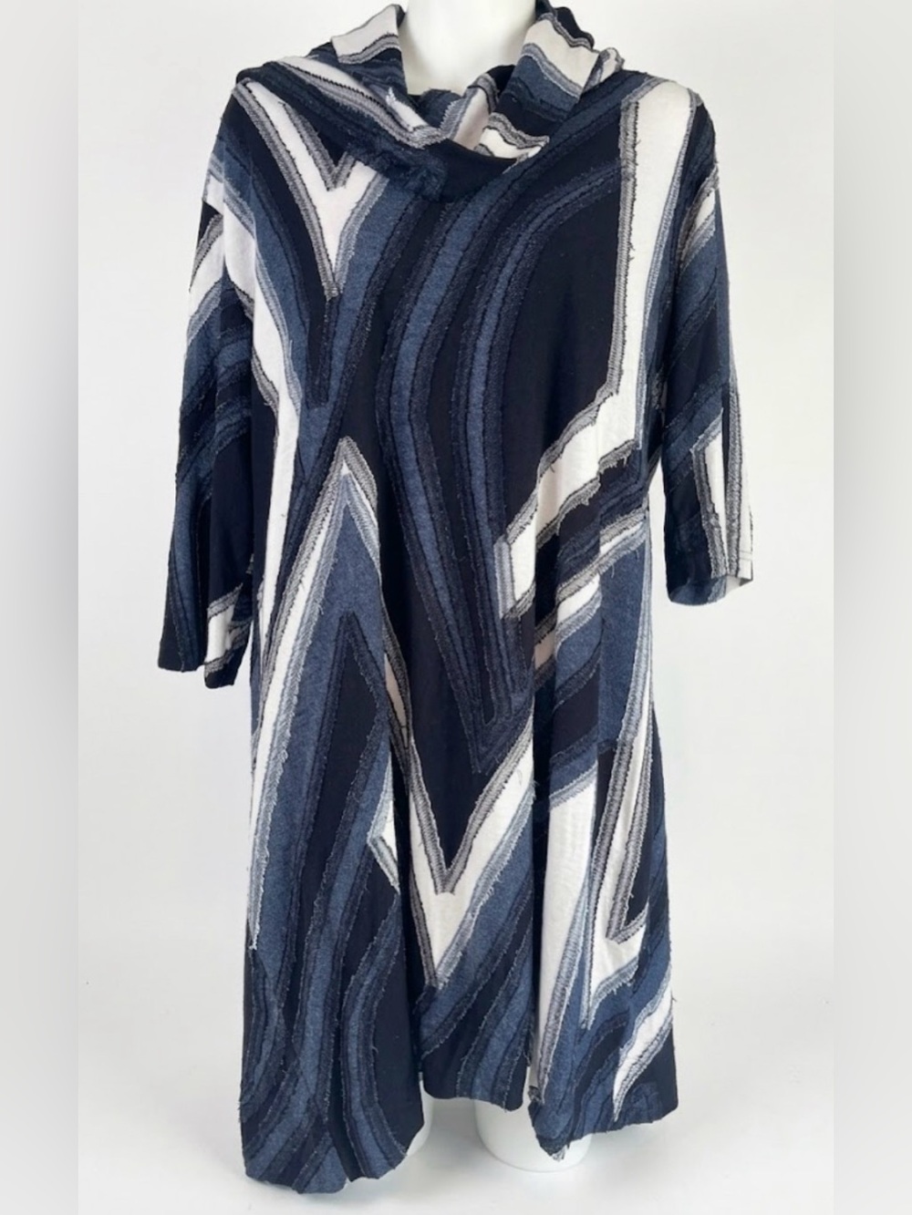 Lulu-B Navy, Slate & White Geometric Shift Dress